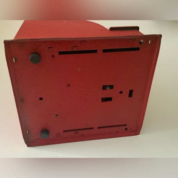Vintage Red Toy Cash Register - Picture 9 of 12